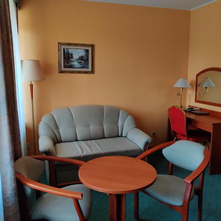 Hotel Zulawy エルブロンク エクステリア 写真