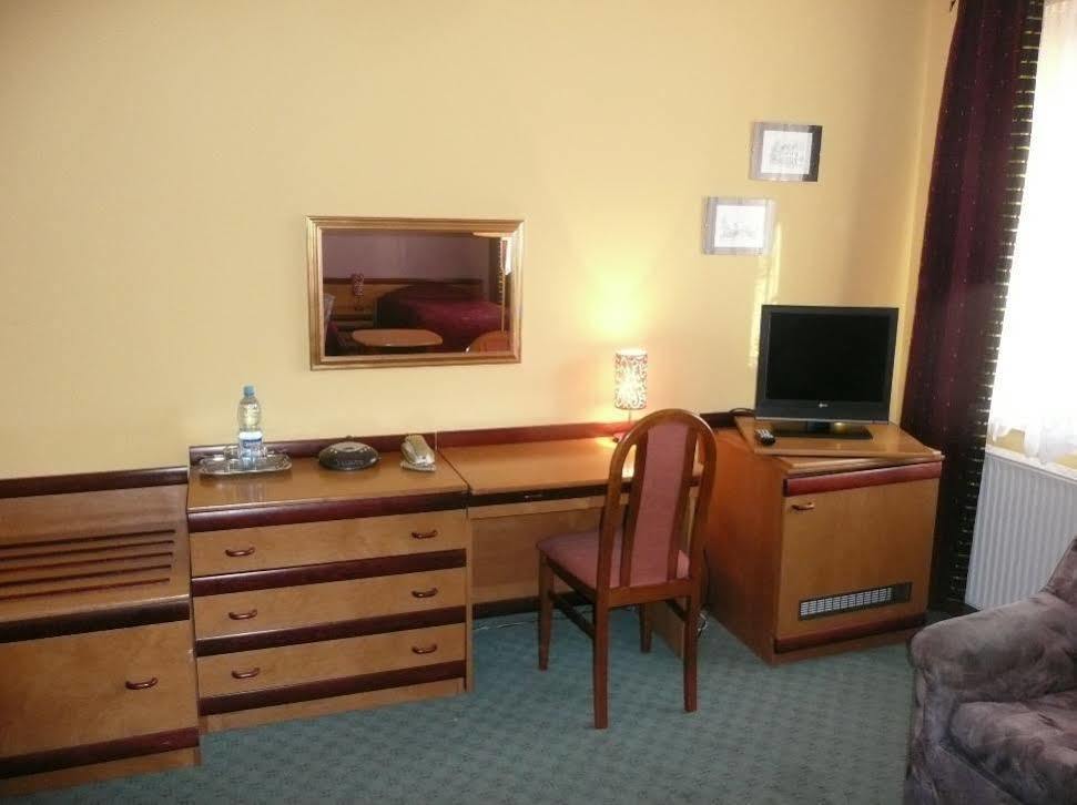 Hotel Zulawy エルブロンク エクステリア 写真