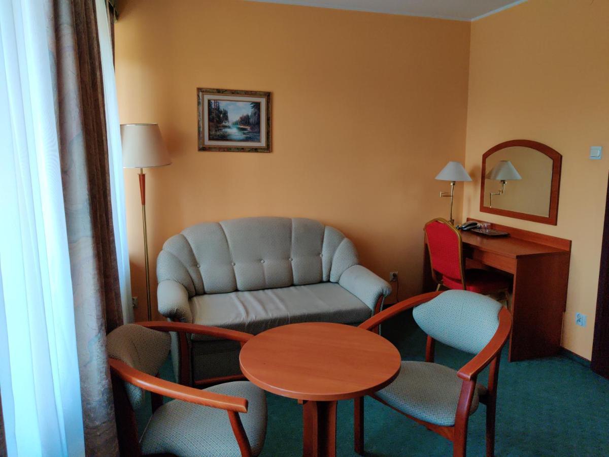 Hotel Zulawy エルブロンク エクステリア 写真