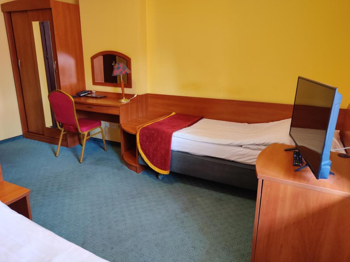 Hotel Zulawy エルブロンク エクステリア 写真