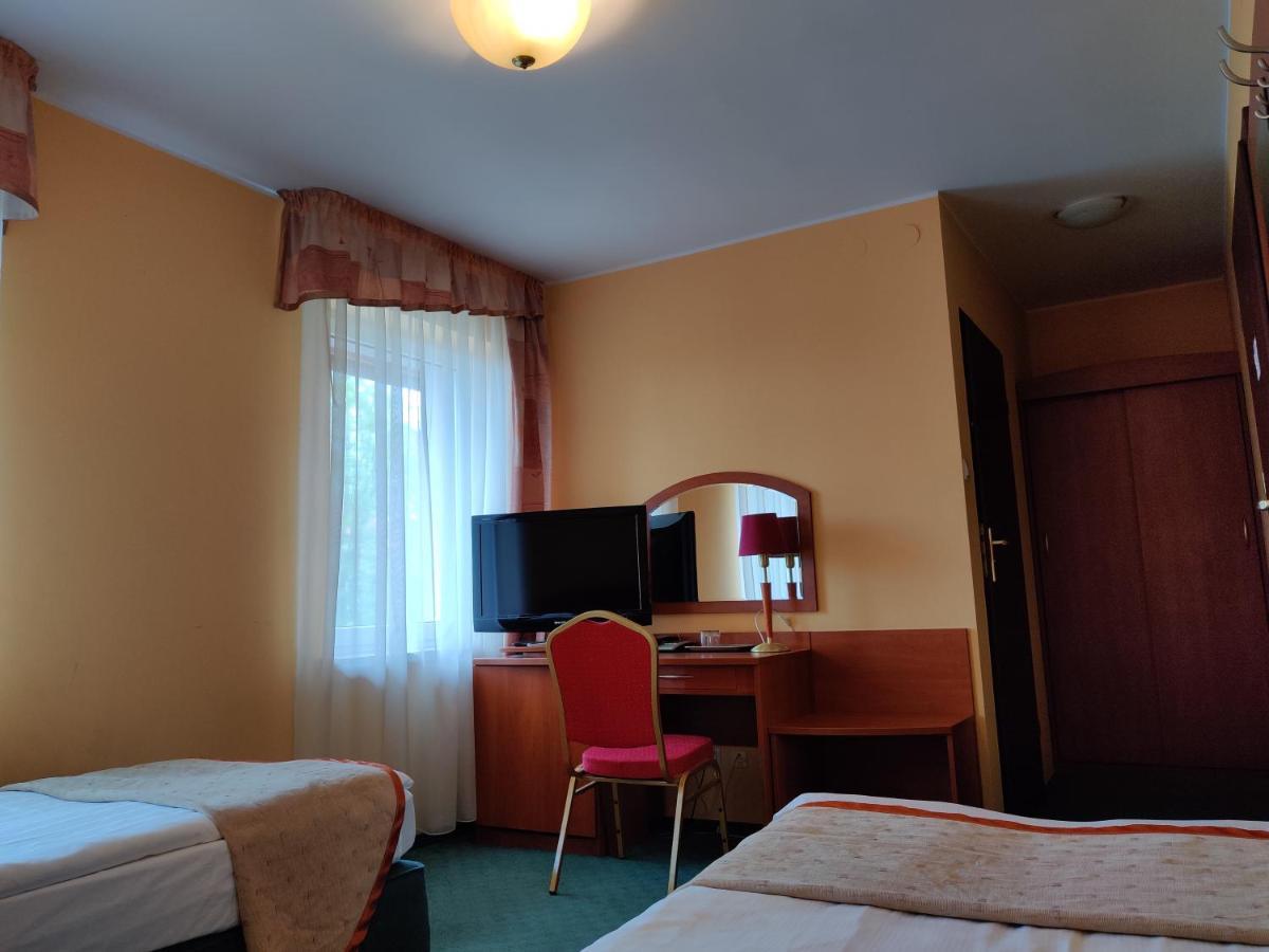 Hotel Zulawy エルブロンク エクステリア 写真