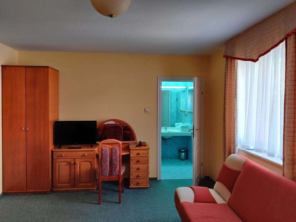 Hotel Zulawy エルブロンク エクステリア 写真